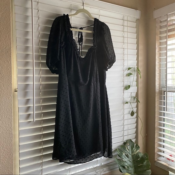 Forever 21 Dresses & Skirts - Flowey black polka dot dress